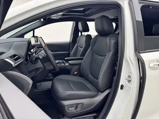 Toyota Sienna — фото 7