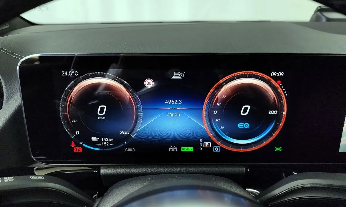 Mercedes-Benz EQA 2022 из KR, фото 7