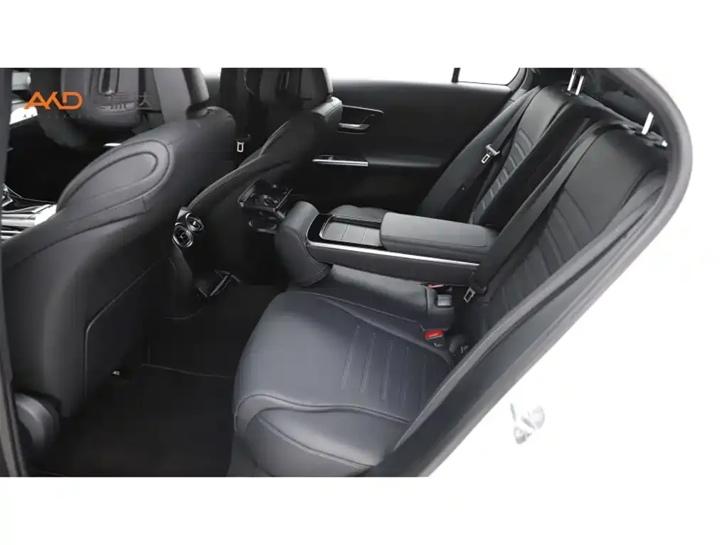Mercedes-Benz C-Class 2024 из CN, фото 8