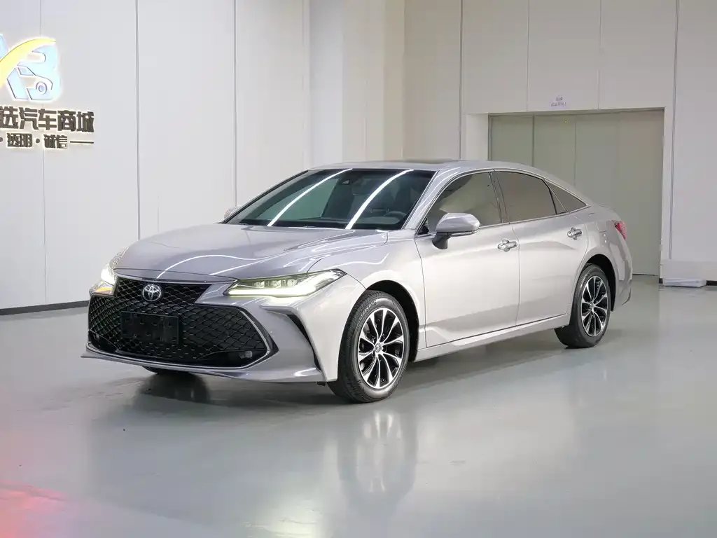 Toyota Avalon — фото 1