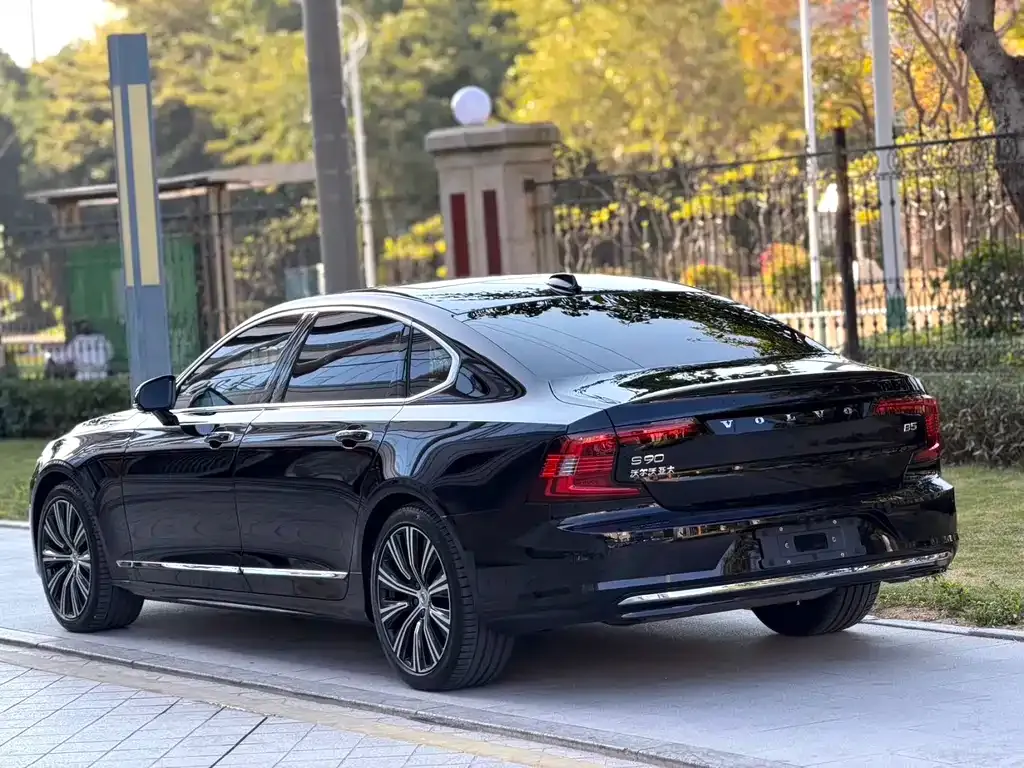 Volvo S90 — фото 9