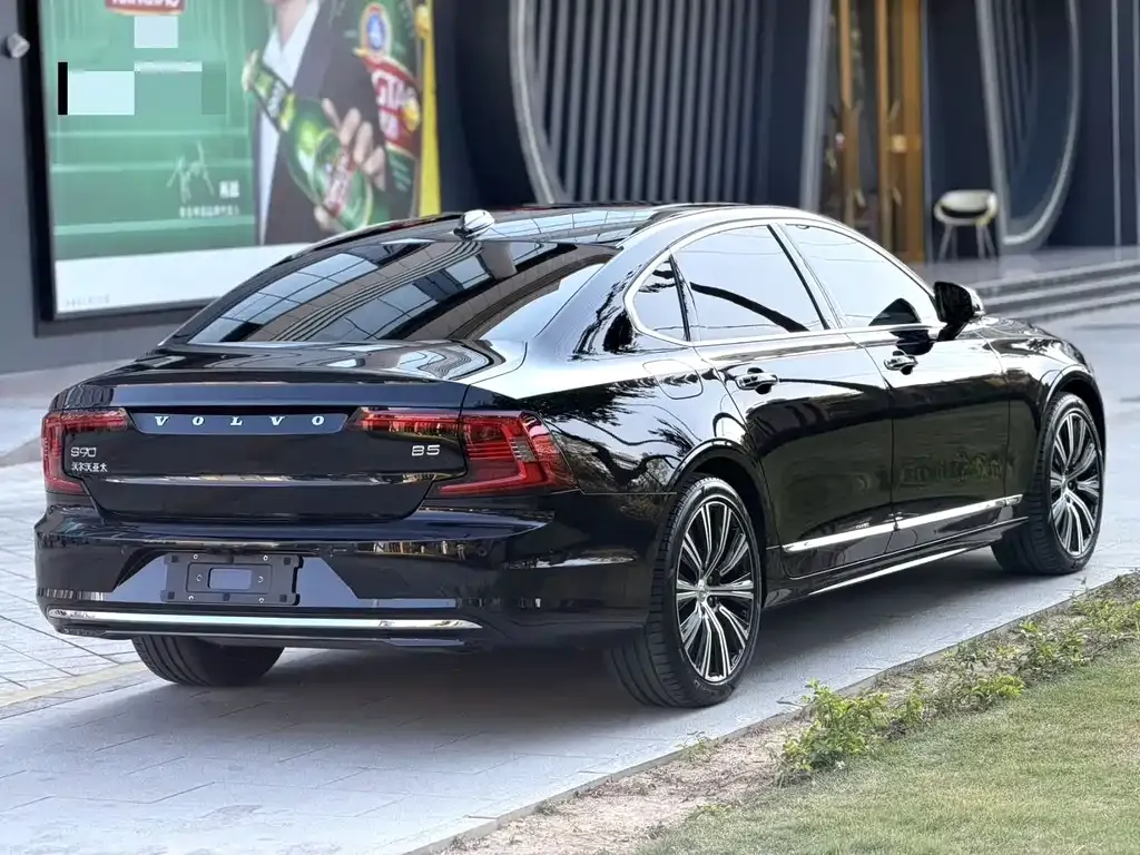 Volvo S90 — фото 4