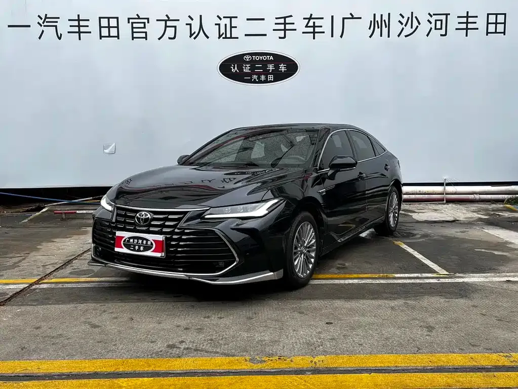 Toyota Avalon — фото 1
