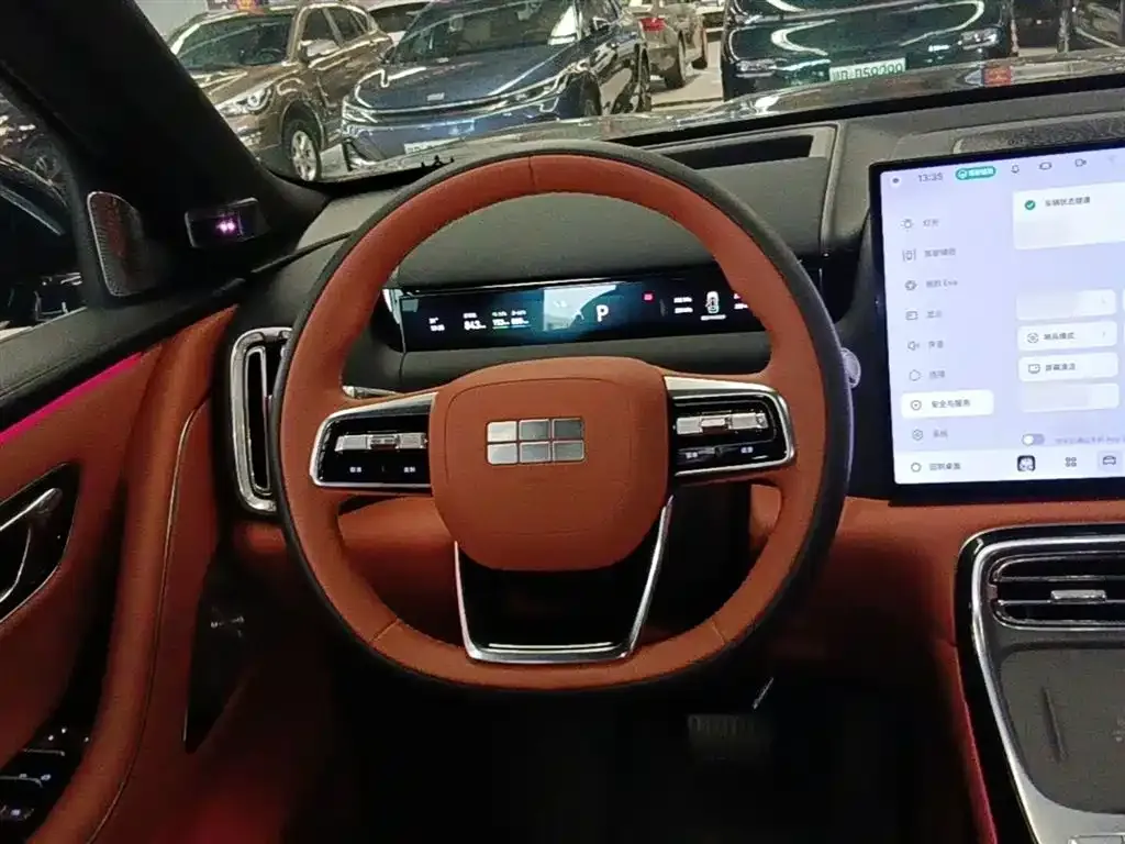 Geely Galaxy M9 — фото 10