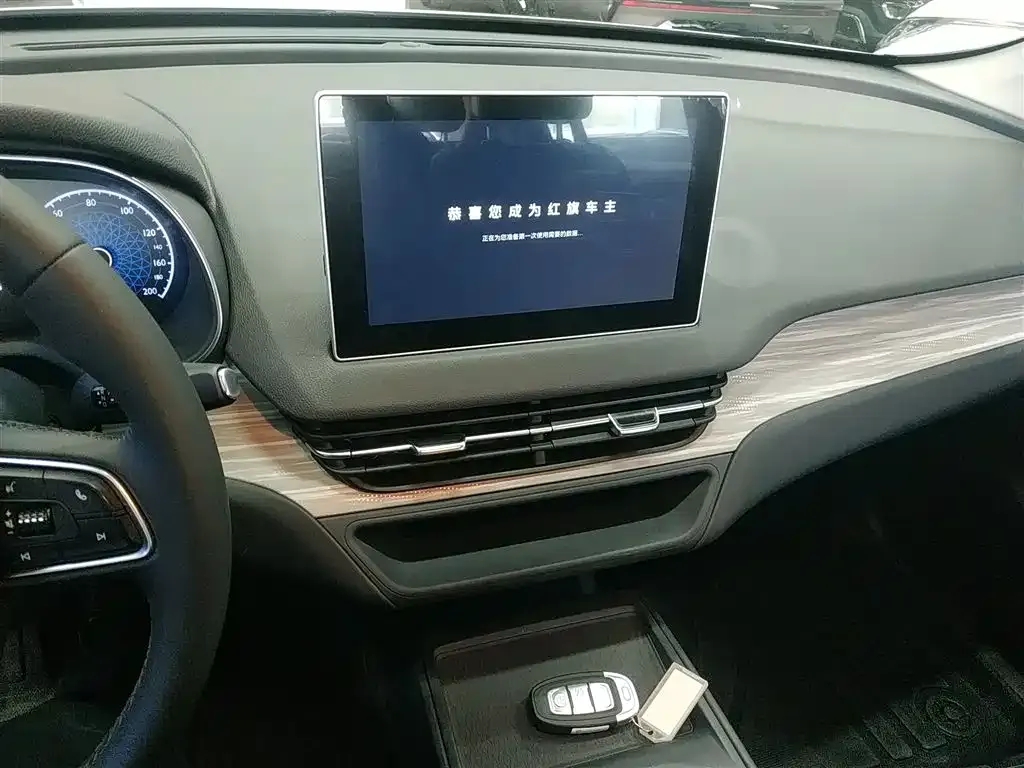 Hongqi E-QM5 2025 из CN, фото 8