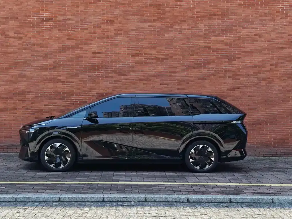 XPeng X9 2024 из CN, фото 7