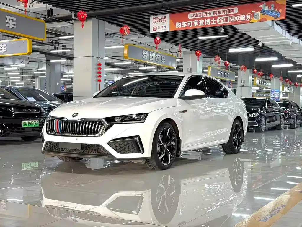 Skoda Octavia — фото 1