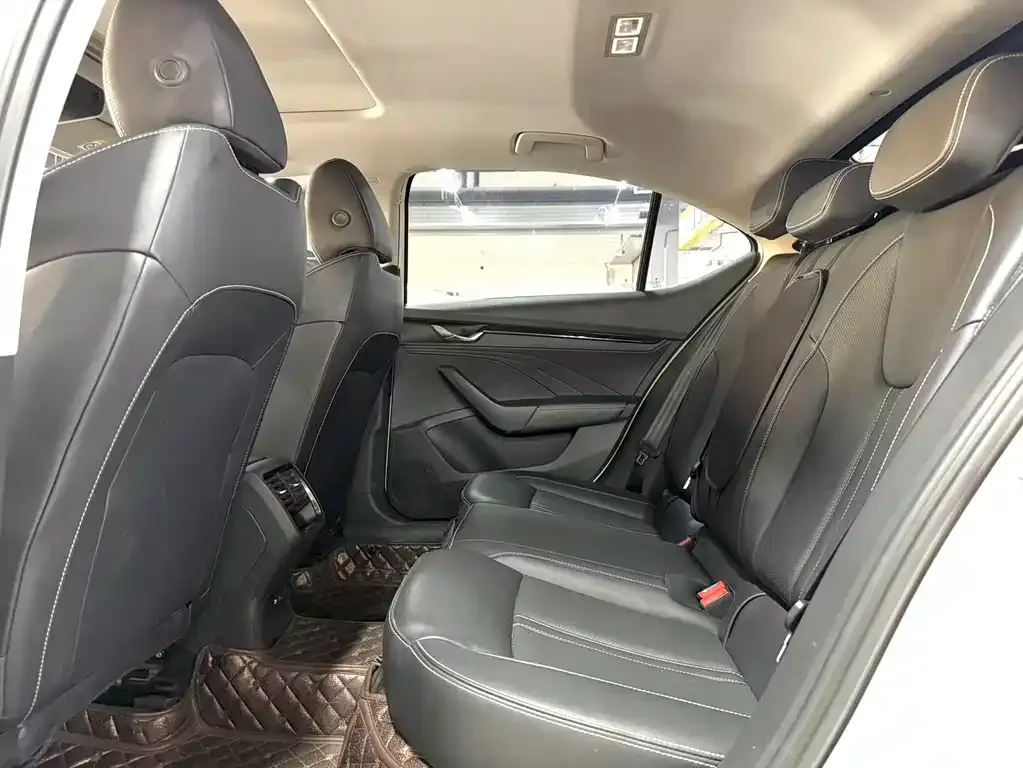 Skoda Octavia — фото 8