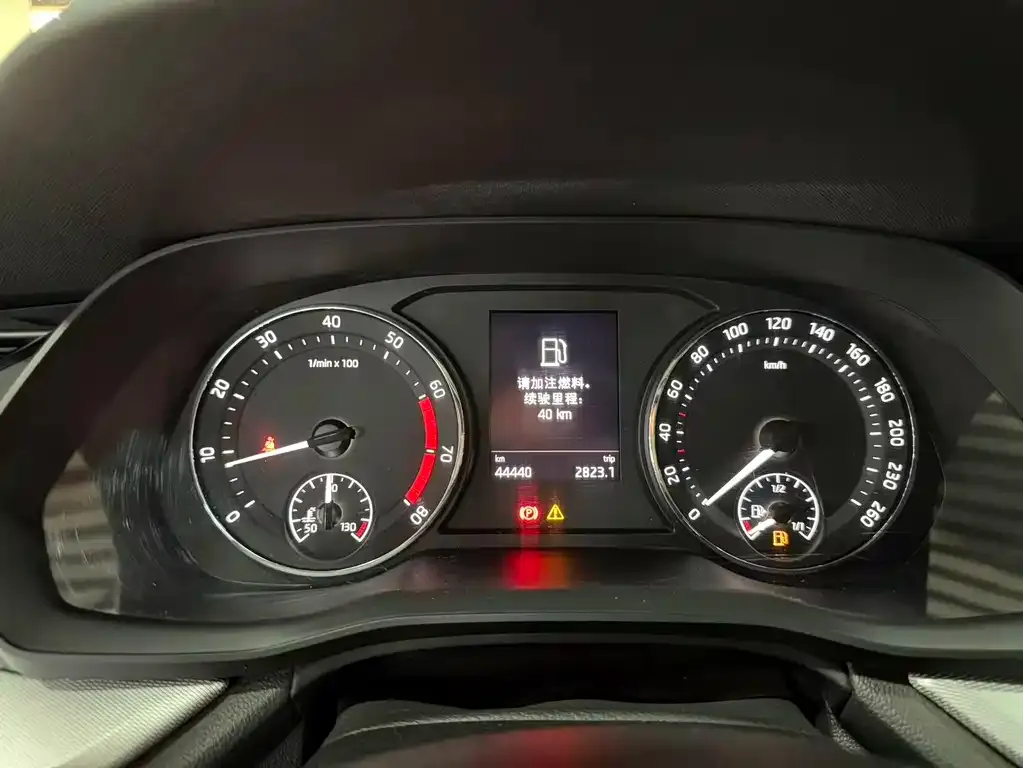 Skoda Octavia — фото 2