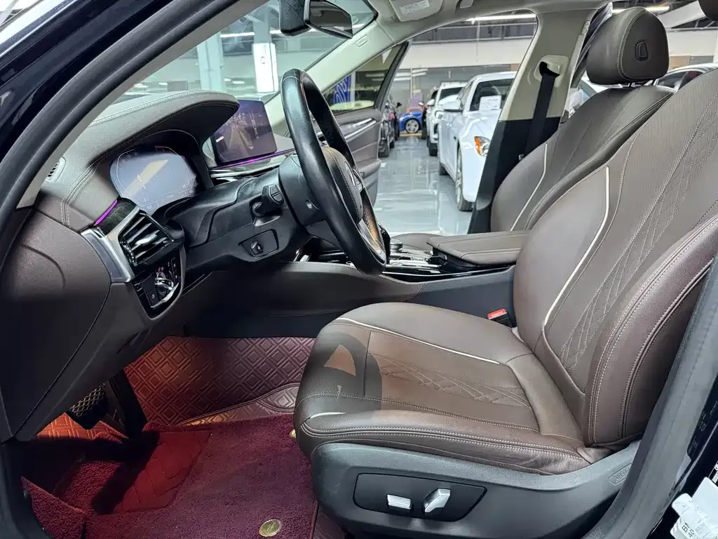 BMW 5 Series 2021 из CN, фото 6