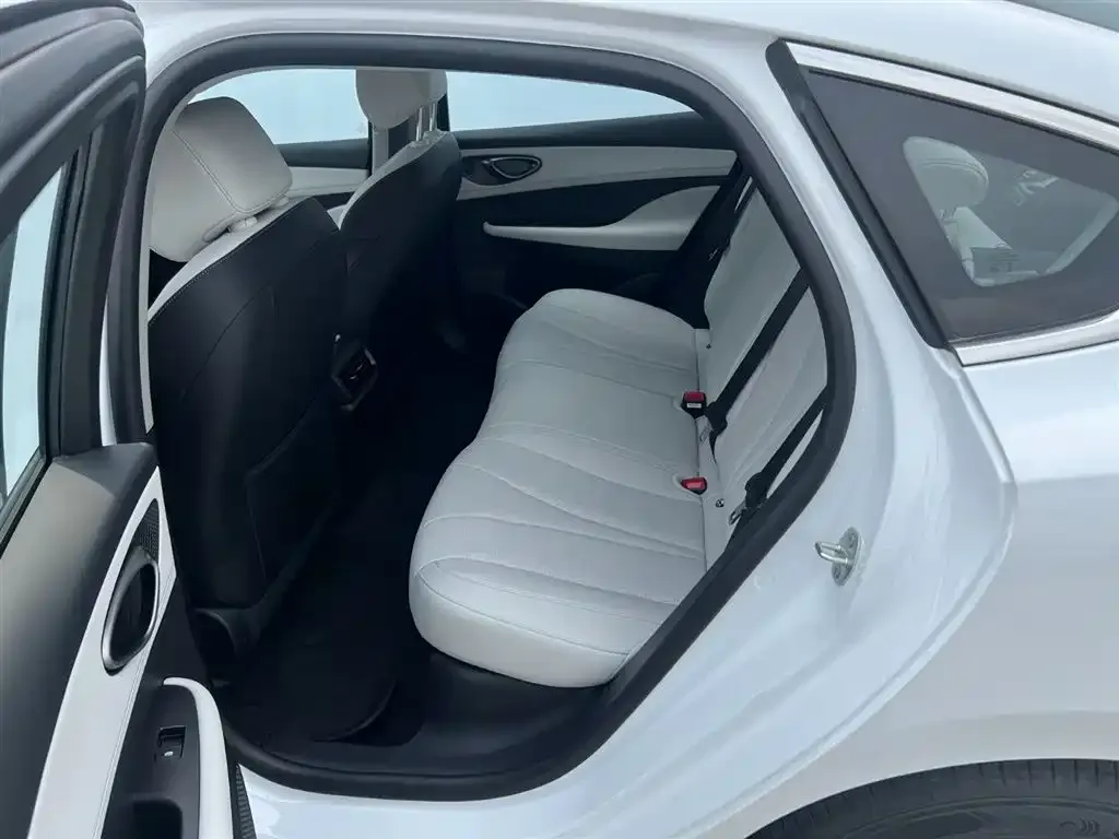 BYD Seal 05 DM-i — фото 2