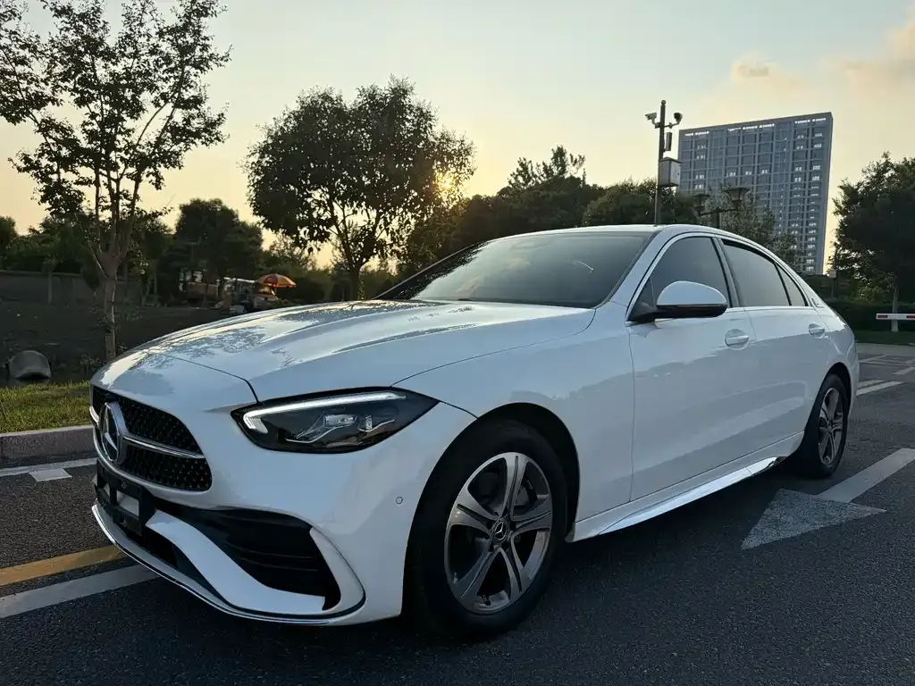 Mercedes-Benz C-Class — фото 1