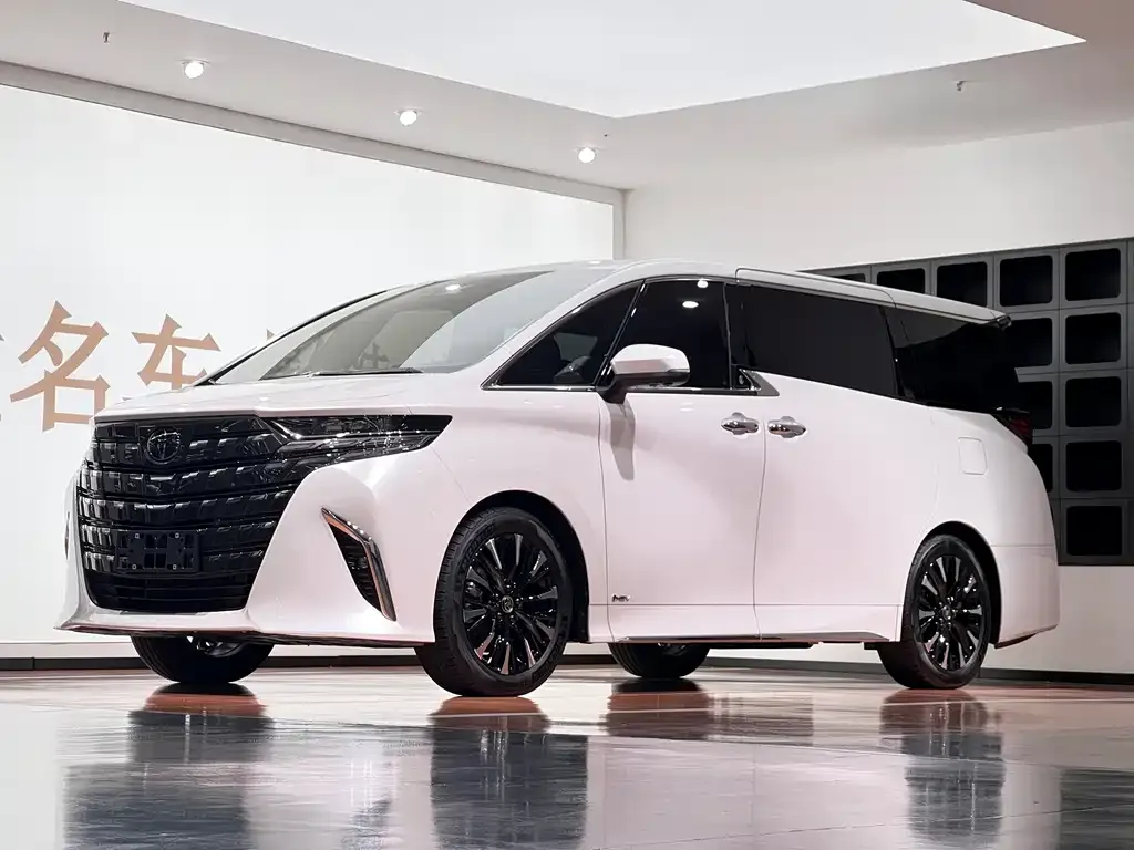 Toyota Alphard — фото 1