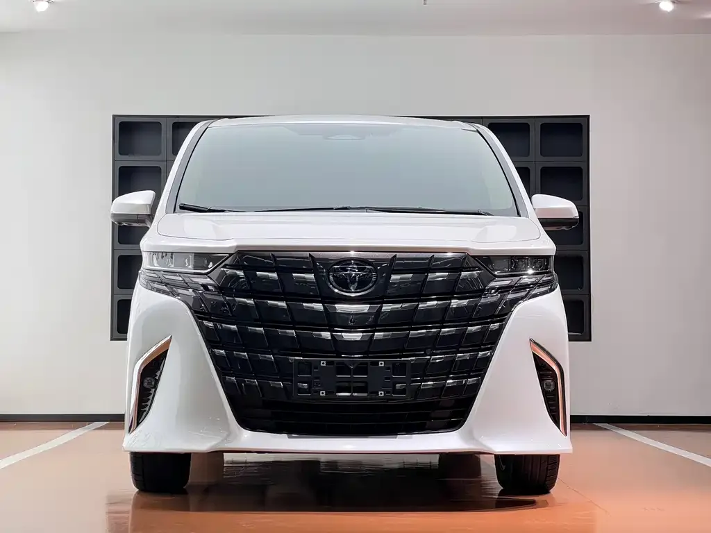 Toyota Alphard — фото 3