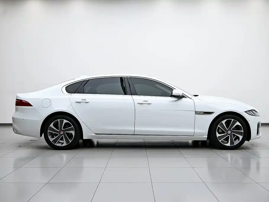 Jaguar XFL 2024 из CN, фото 10
