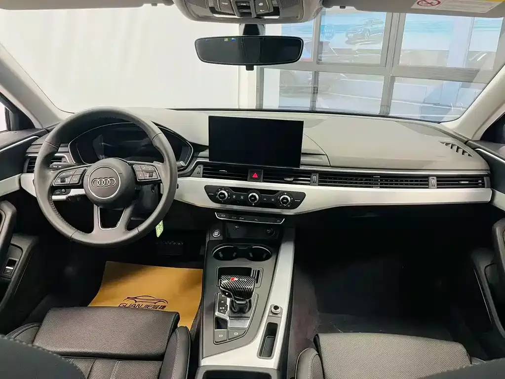 Audi A4L 2021 из CN, фото 5