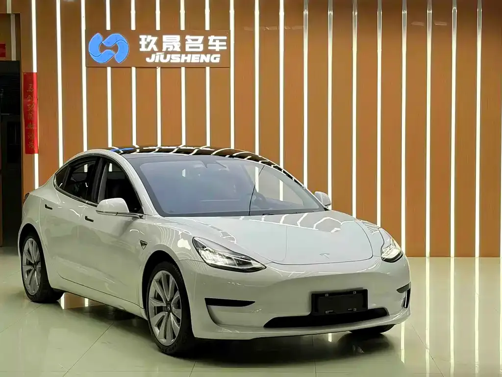 Tesla Model 3 — фото 8