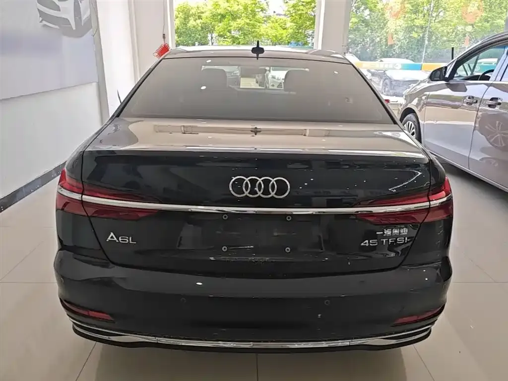 Audi A6L — фото 10