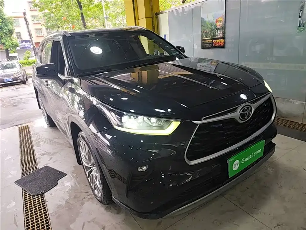 Toyota Highlander — фото 10