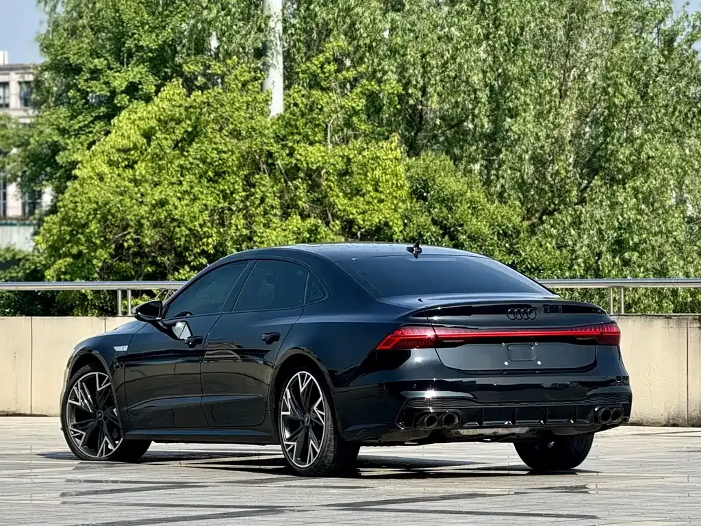 Audi A7L 2023 из CN, фото 10