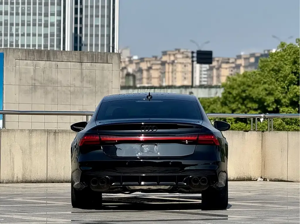 Audi A7L 2023 из CN, фото 4