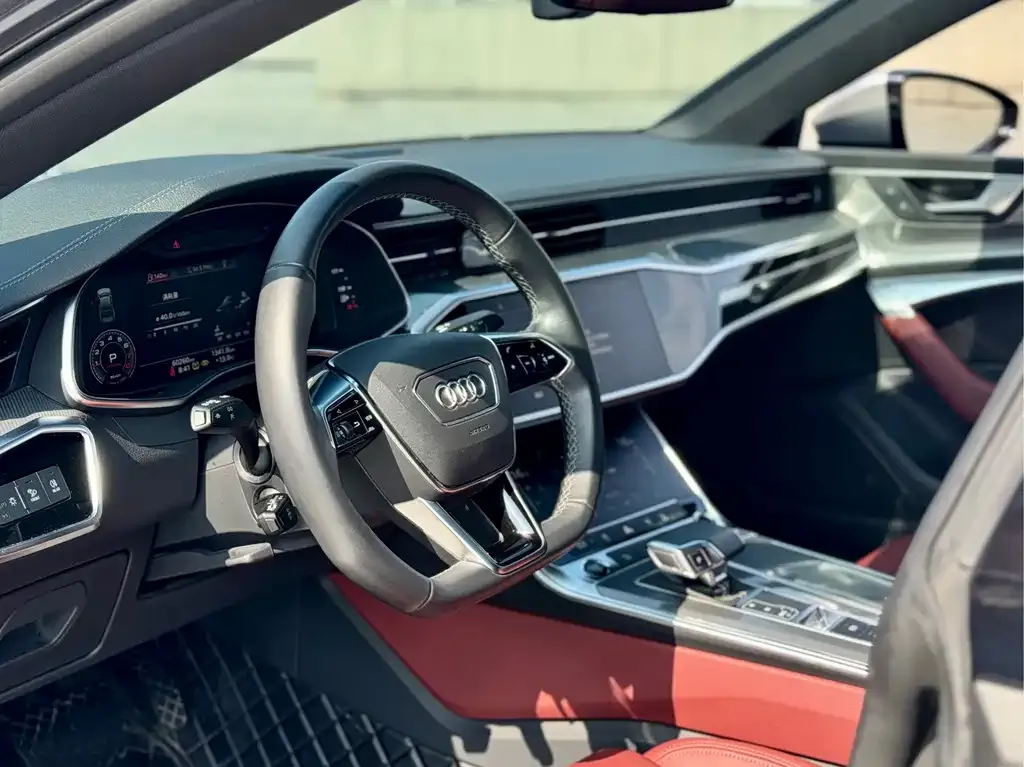 Audi A7L 2023 из CN, фото 2