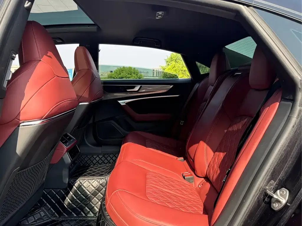 Audi A7L 2023 из CN, фото 6