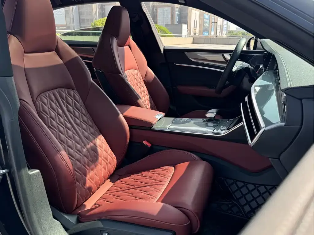 Audi A7L 2023 из CN, фото 9