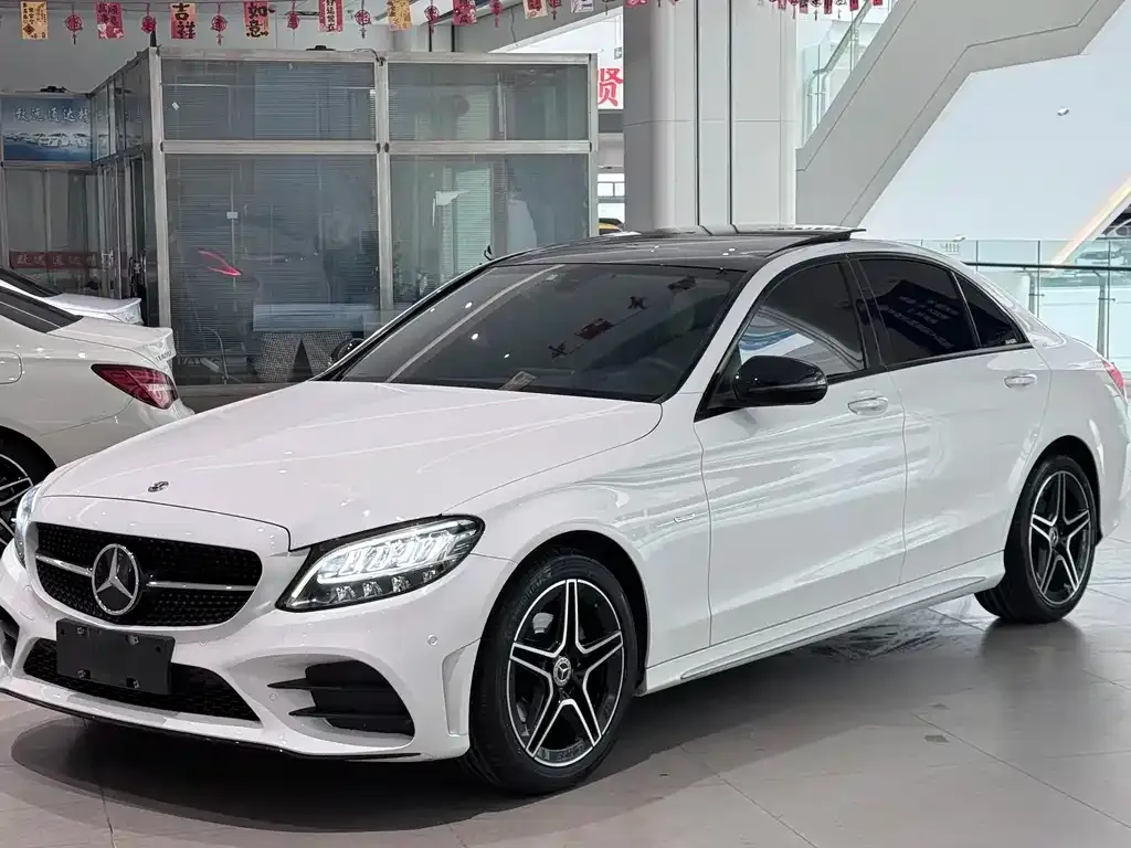 Mercedes-Benz C-Class — фото 1