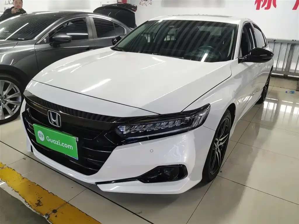 Honda Accord — фото 10