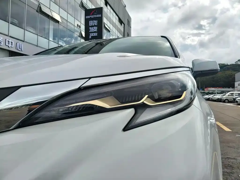 Toyota Granvia 2025 из CN, фото 2