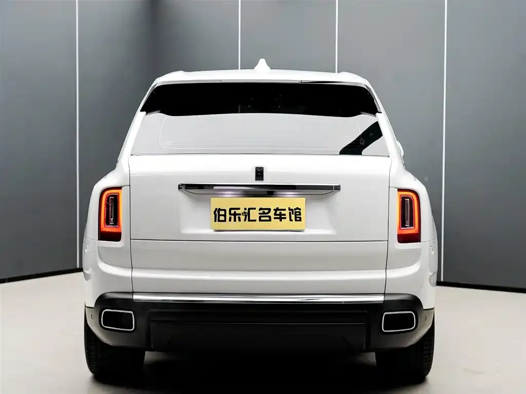 Rolls-Royce Cullinan — фото 10