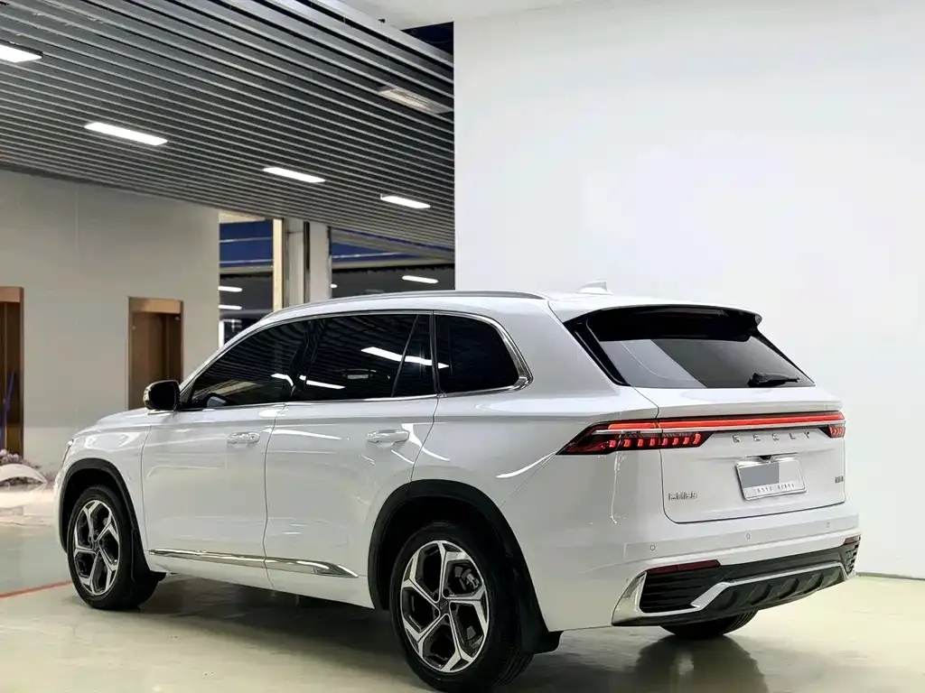 Geely Xingyue L — фото 7