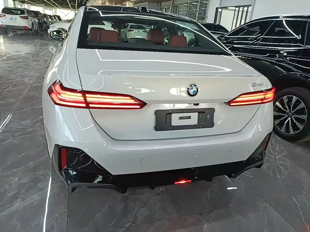BMW 5 Series (Import) — фото 2
