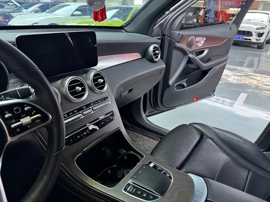 Mercedes-Benz GLC 2022 из CN, фото 2