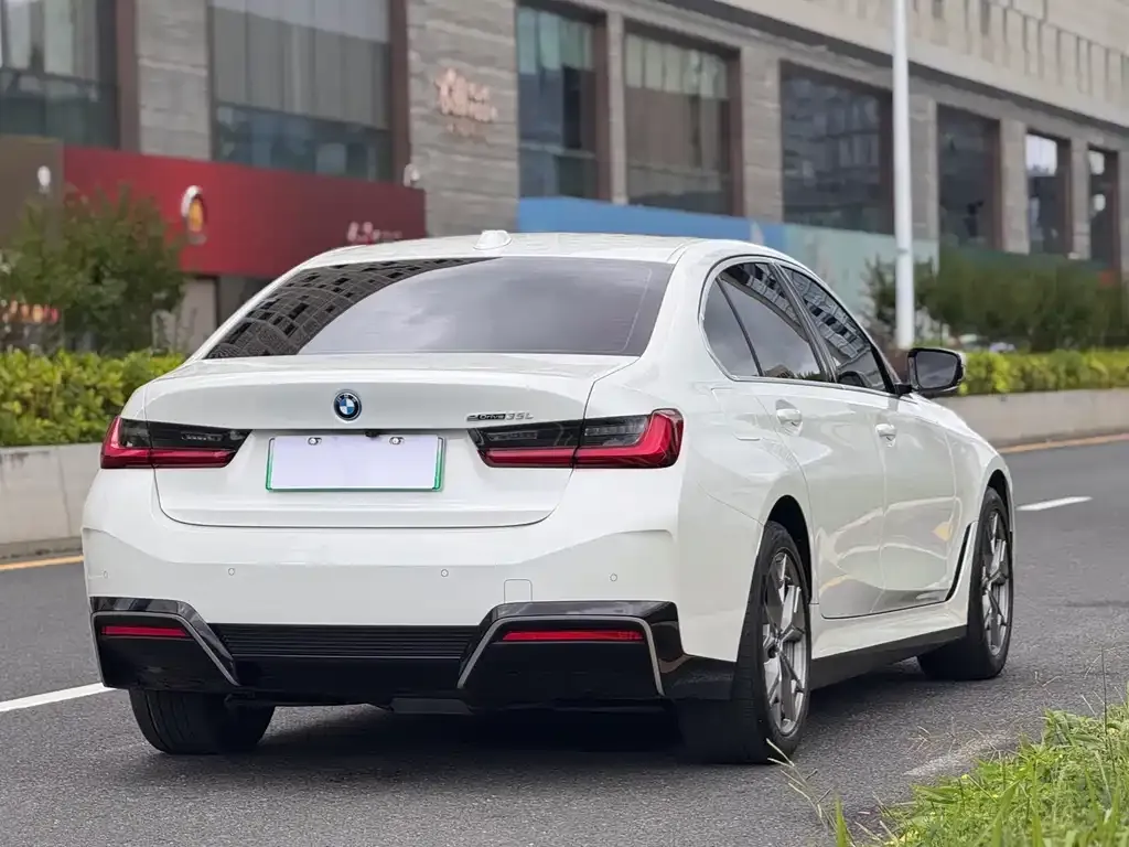 BMW i3 — фото 3