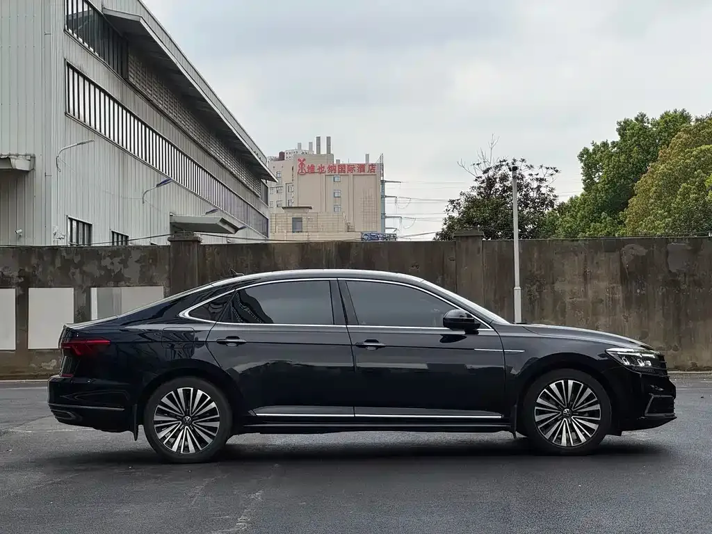 Volkswagen Passat — фото 5