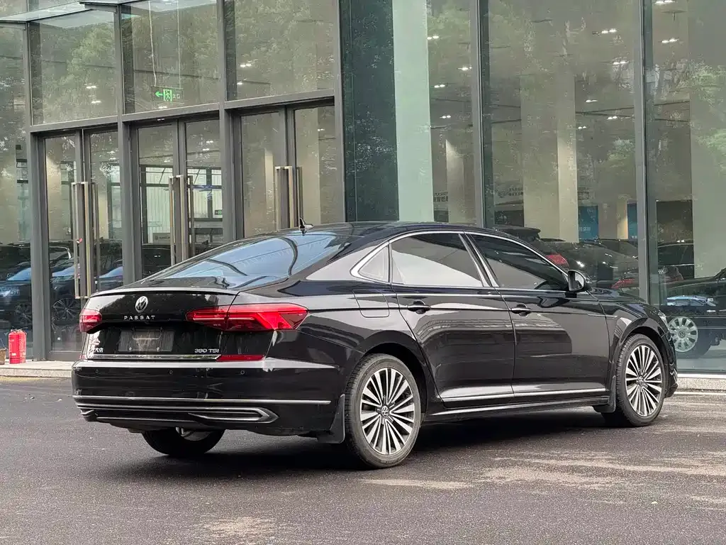 Volkswagen Passat — фото 9