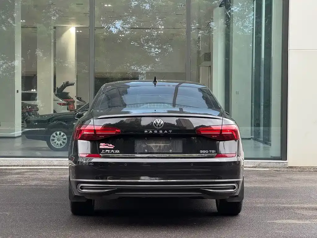 Volkswagen Passat — фото 6