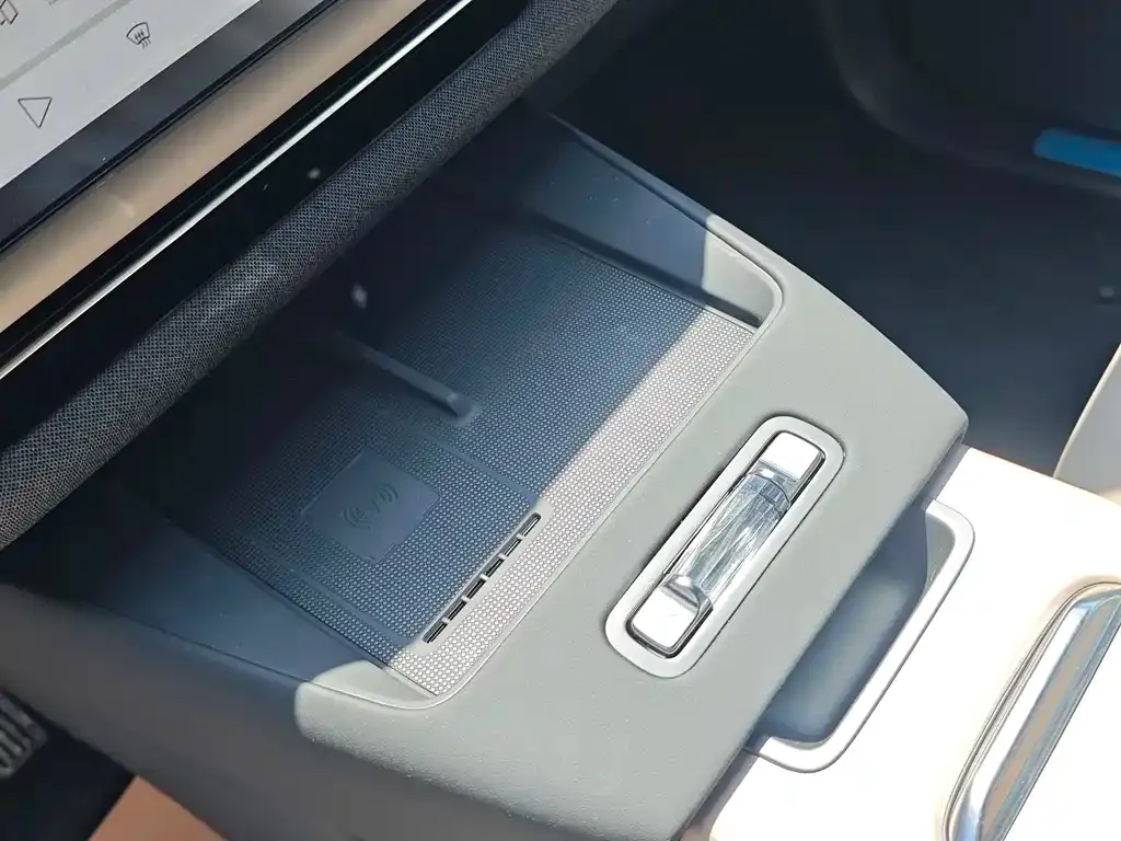 Volvo XC70 Plug-in Hybrid 2026 из CN, фото 8