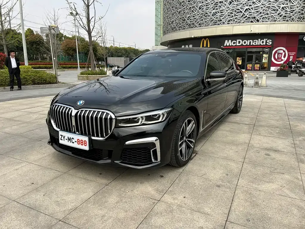 BMW 7 Series — фото 1