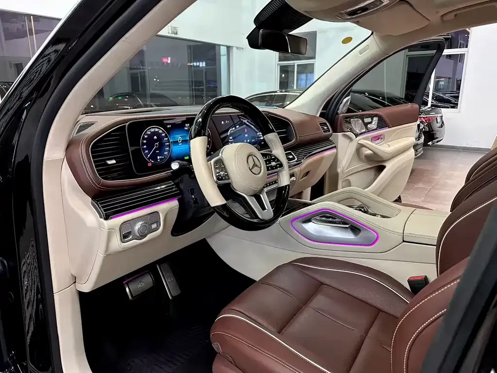 Mercedes-Benz GLS — фото 9