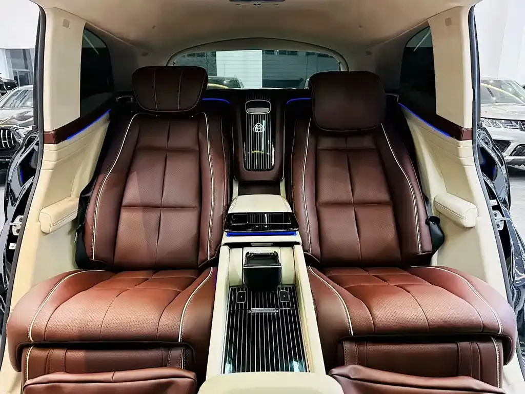 Mercedes-Benz GLS — фото 8