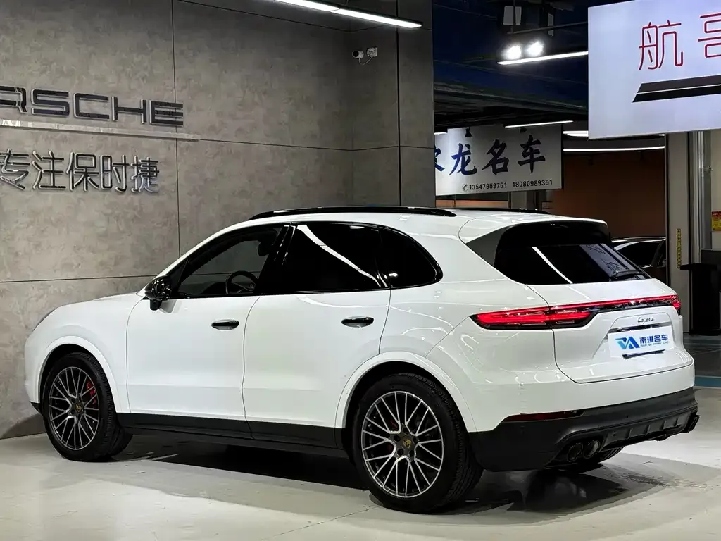 Porsche Cayenne — фото 7