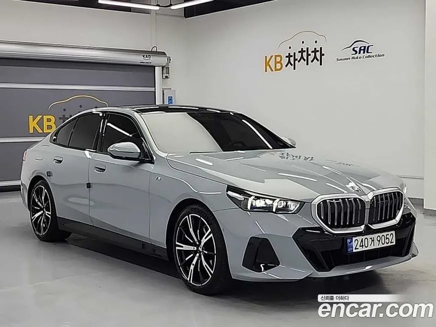 BMW 5-Series — фото 10