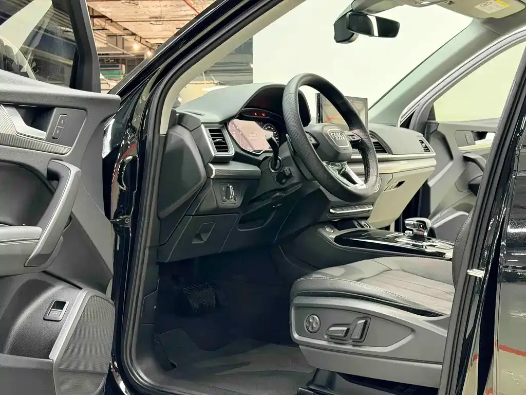 Audi Q5L 2021 из CN, фото 6