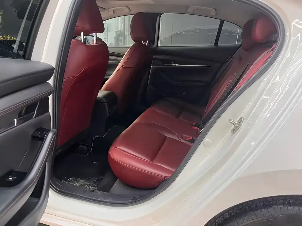Mazda 3 Axela 2024 из CN, фото 3