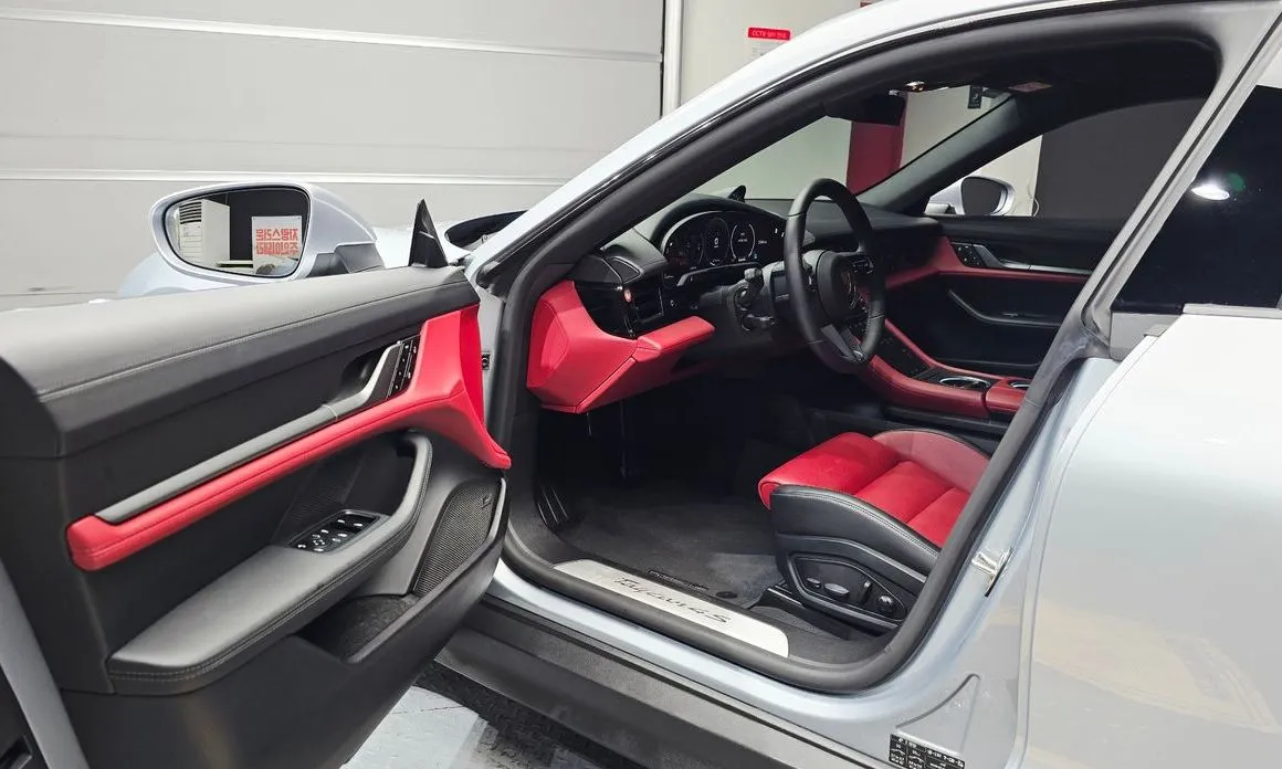 Porsche Taycan 2025 из KR, фото 2