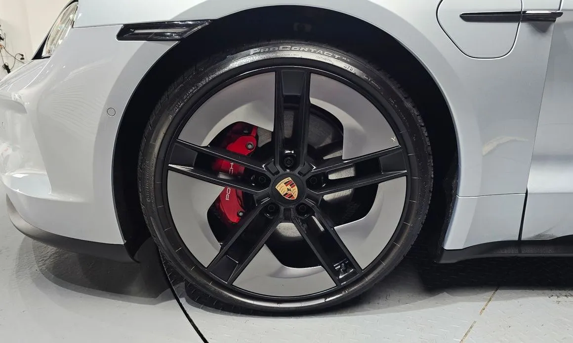 Porsche Taycan 2025 из KR, фото 8