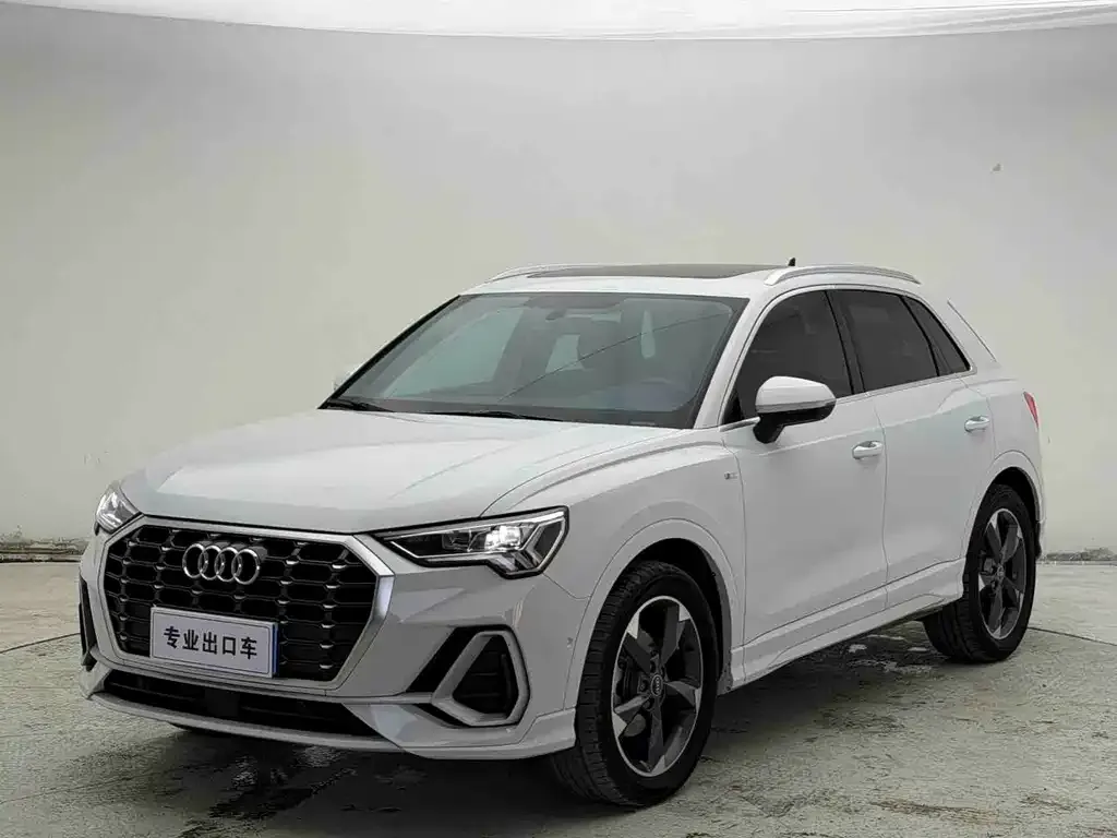Audi Q3 — фото 1